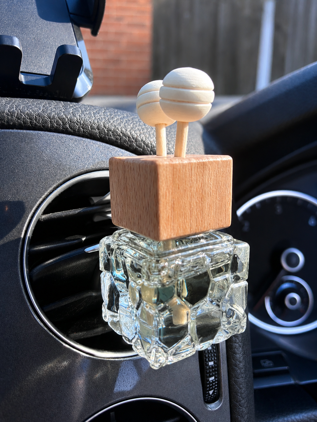 Golden Whisper Car Air Freshener - Elevate Your Drive with Citrus & Spice Elegance